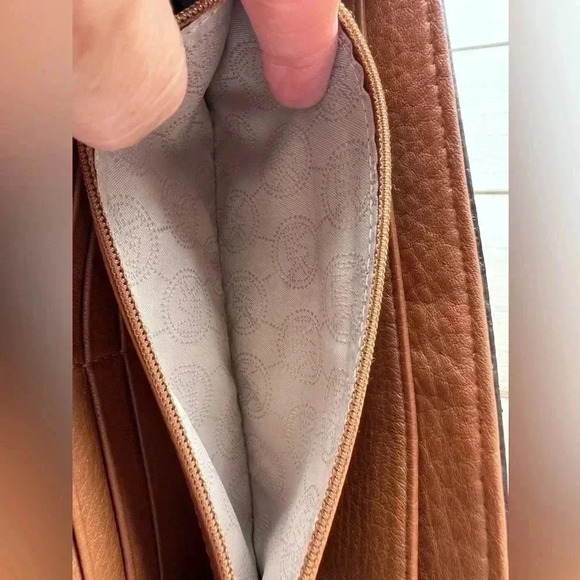 MICHAEL MICHAEL KORS Brown Leather Fulton Flap Continental Wallet - Picture 7 of 12